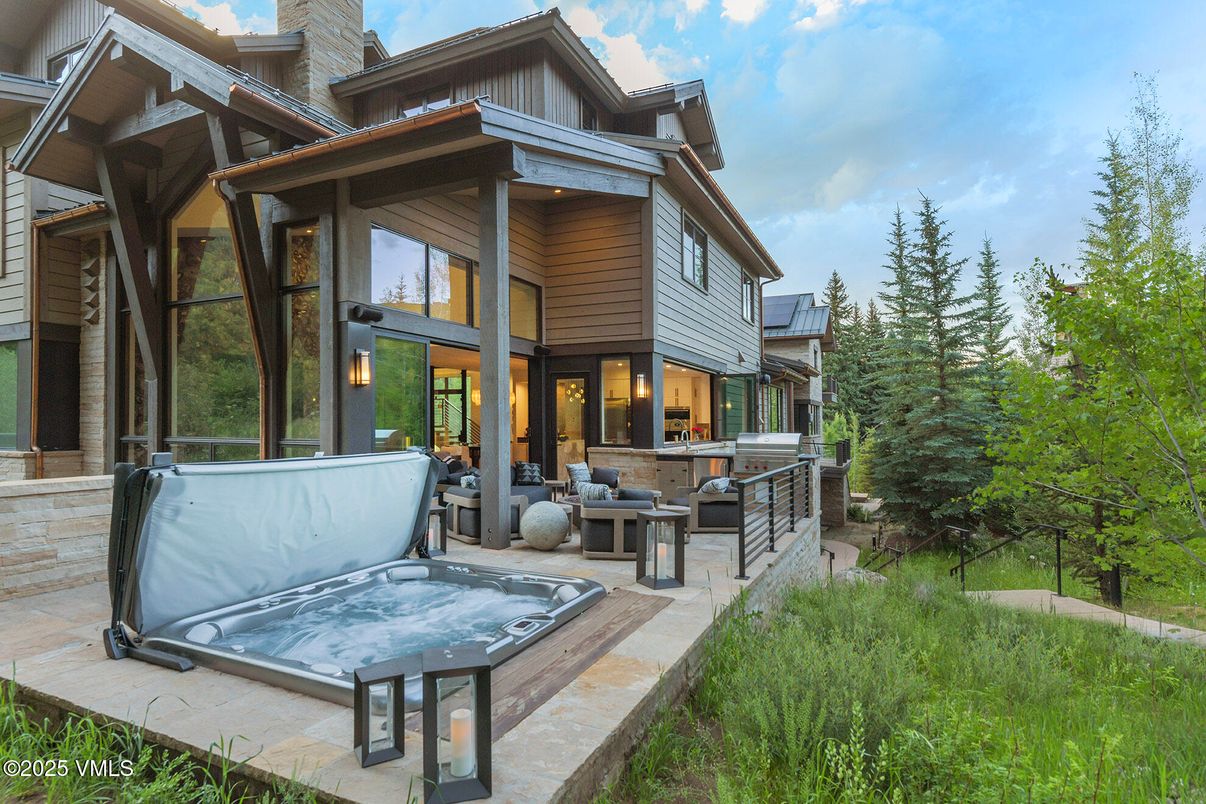 Exterior, Hot Tub