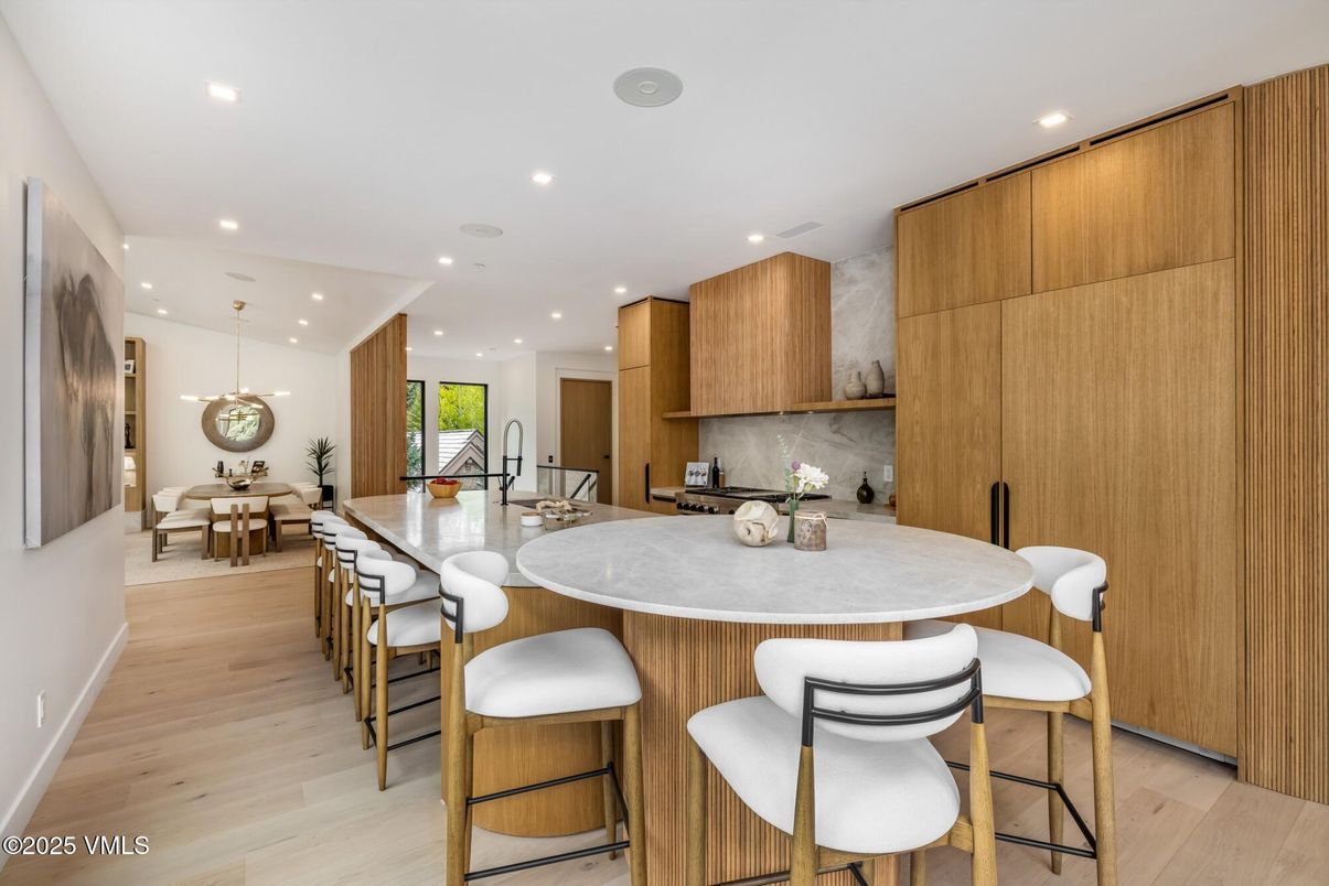 Dining room, Interior, Kitchen, Pendant Lights, Recessed Lighting, Wood Texture Flooring