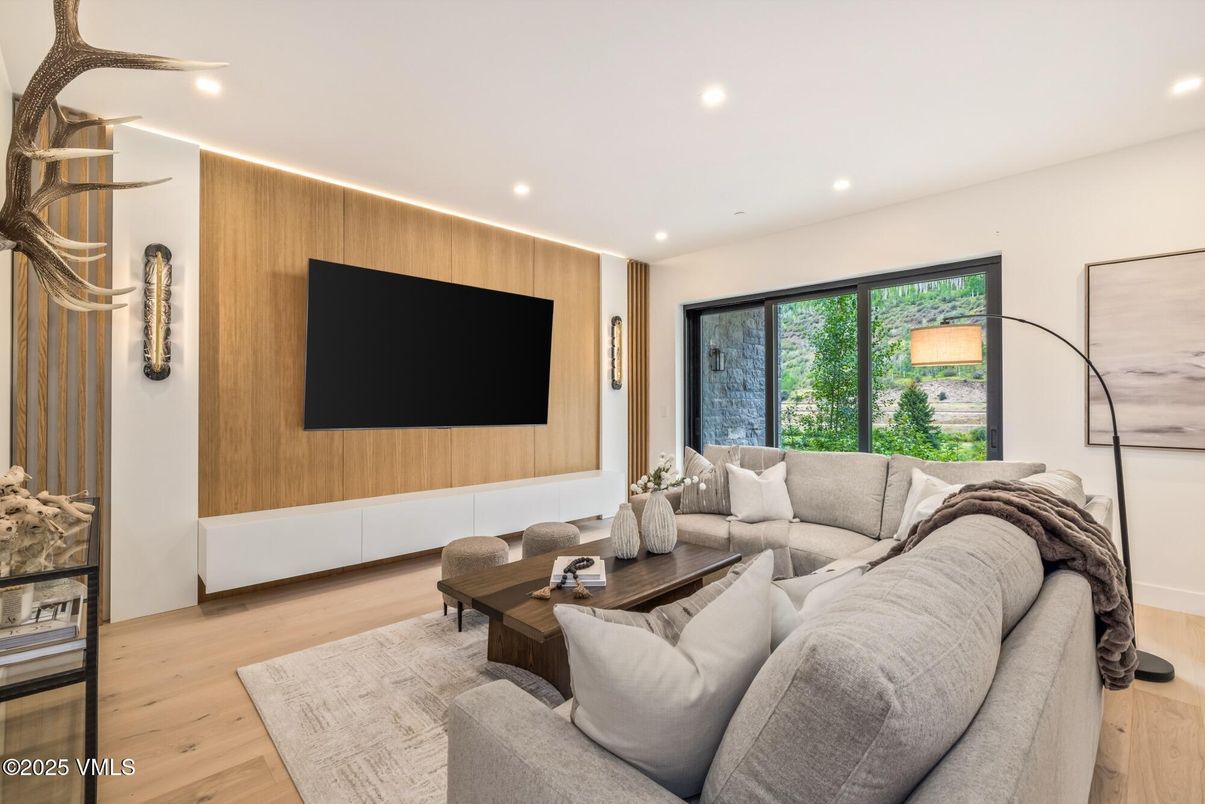 Interior, Living room, Recessed Lighting, Wood Texture Flooring