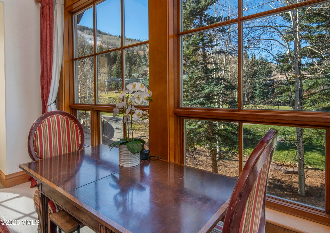 Dining room, Interior
