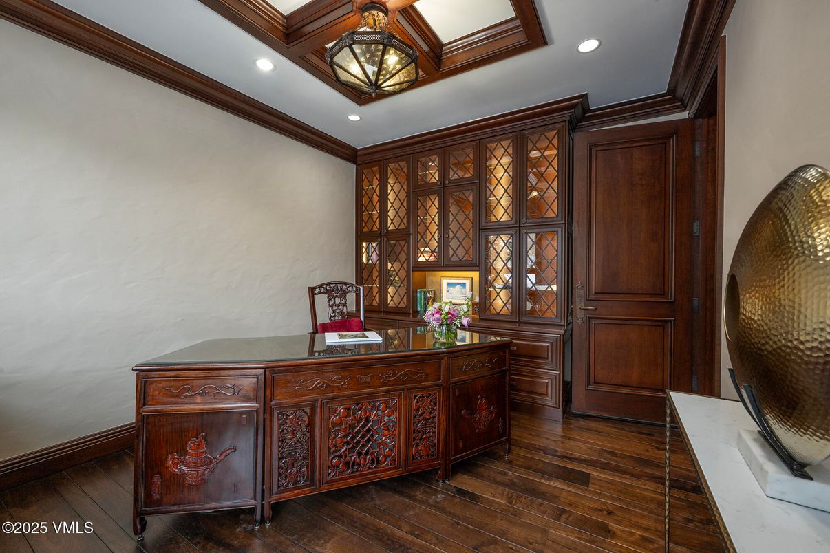 Home Office, Interior, Recessed Lighting, Wooden Beams, Wood Texture Flooring