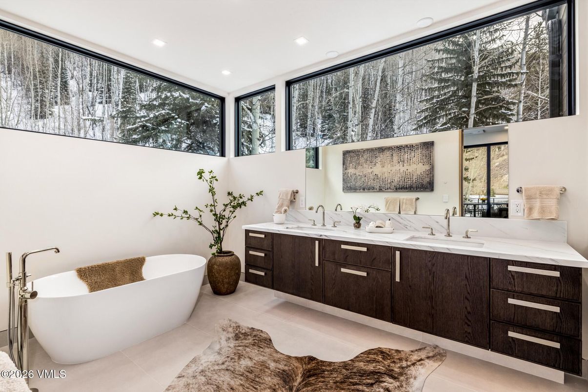 Bathroom, Dual Sink Vanities, Free Standing Baths, Interior, Recessed Lighting