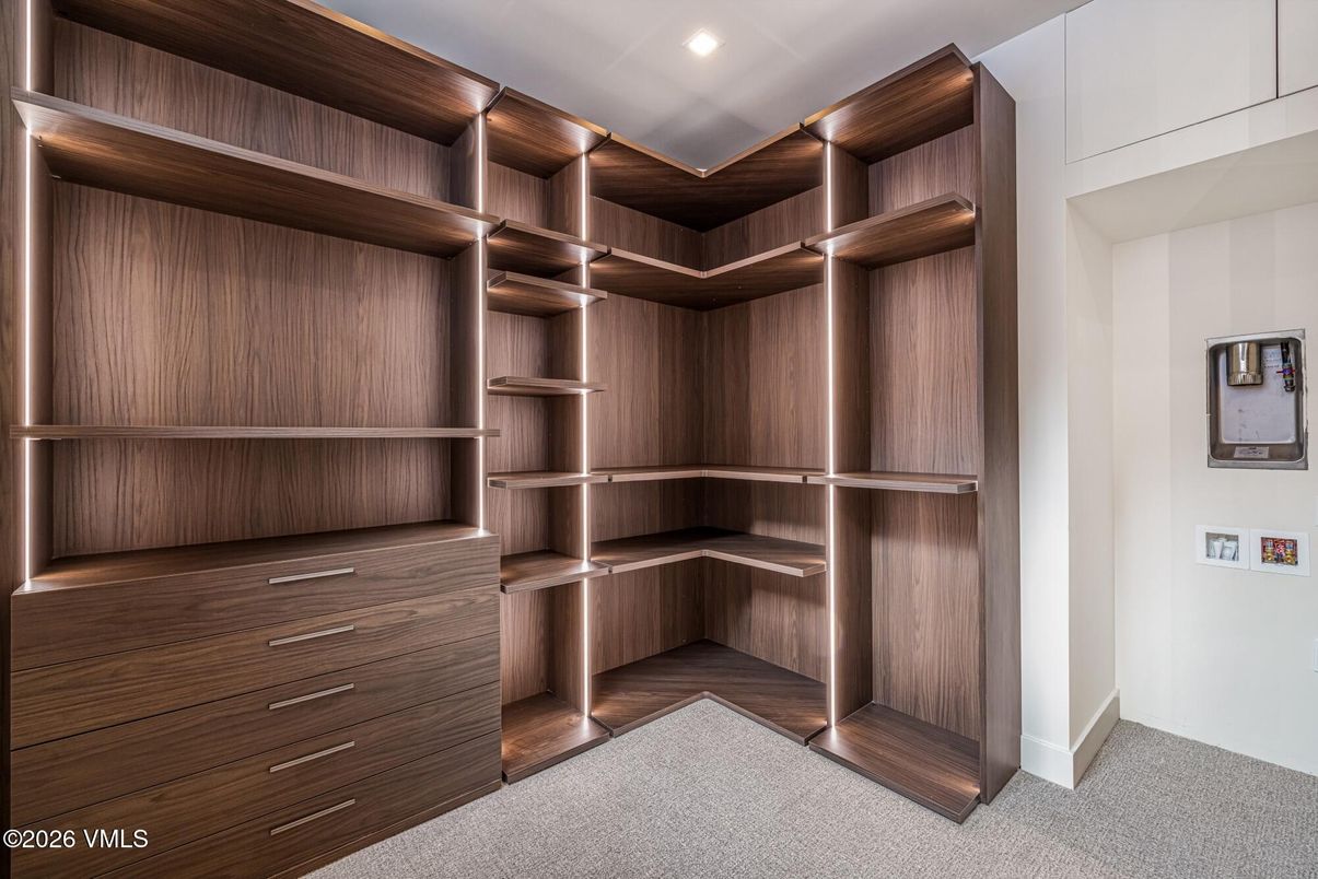 Interior, Recessed Lighting, Walk-in Closets