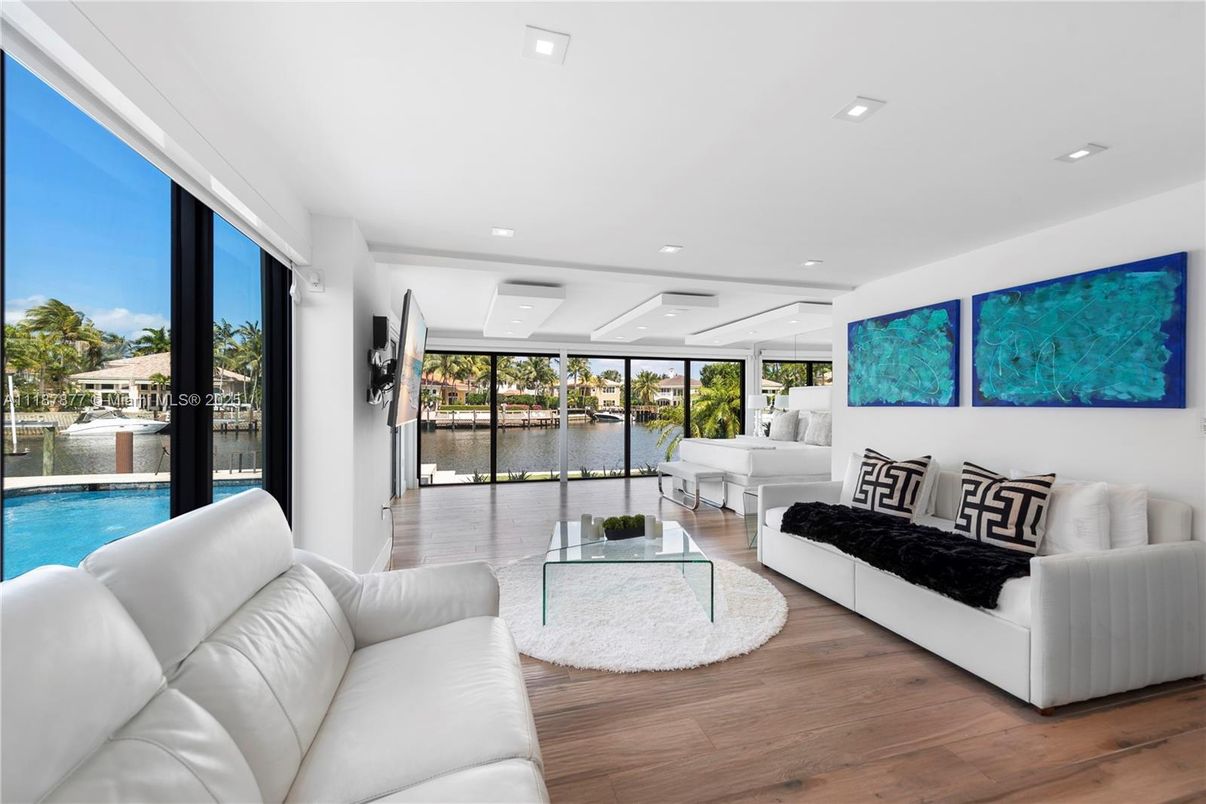 Interior, Living room, Recessed Lighting, Water, Wood Texture Flooring