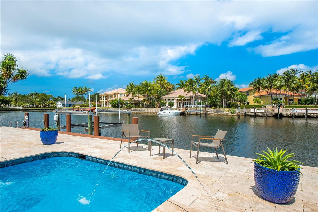 Exterior, Pool, Water