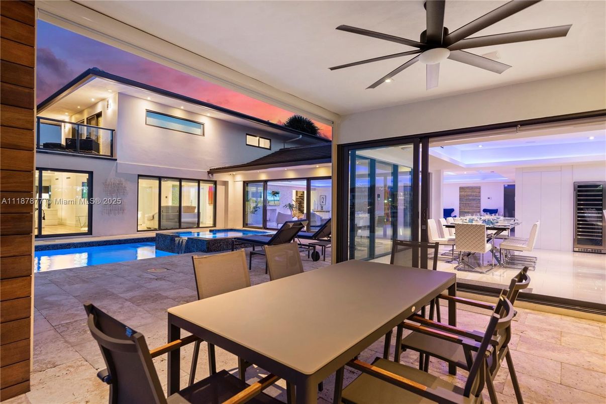 Exterior, Interior, Pool