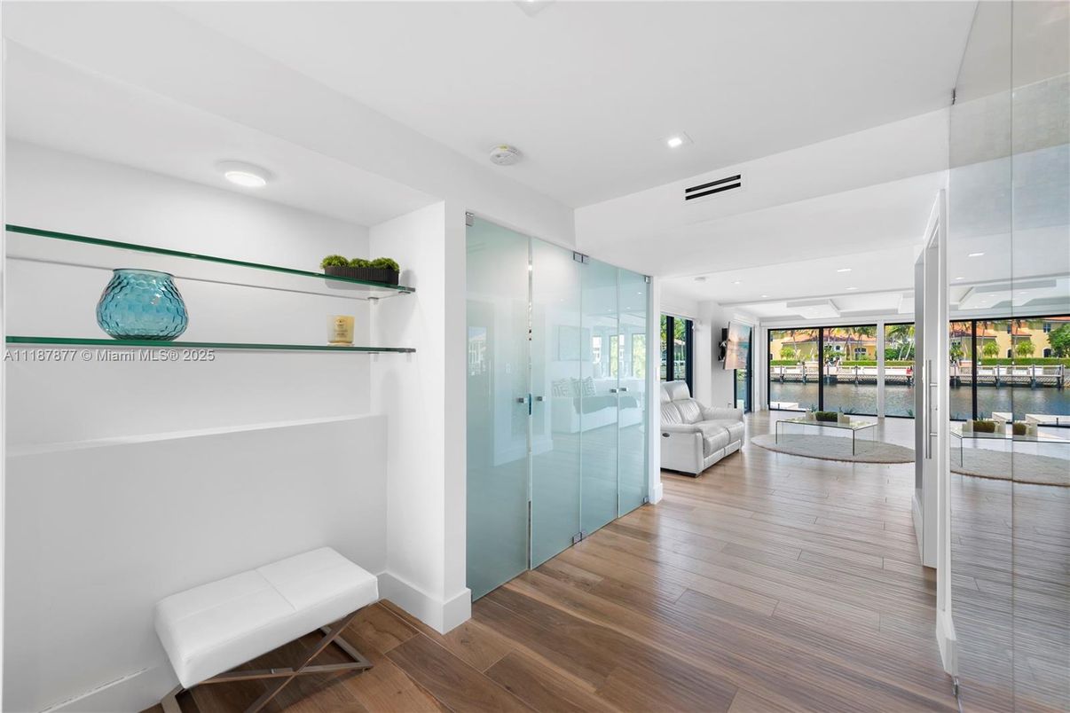 Interior, Recessed Lighting, Water, Wood Texture Flooring