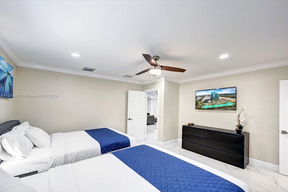 Bedroom, Interior, Marble, Recessed Lighting