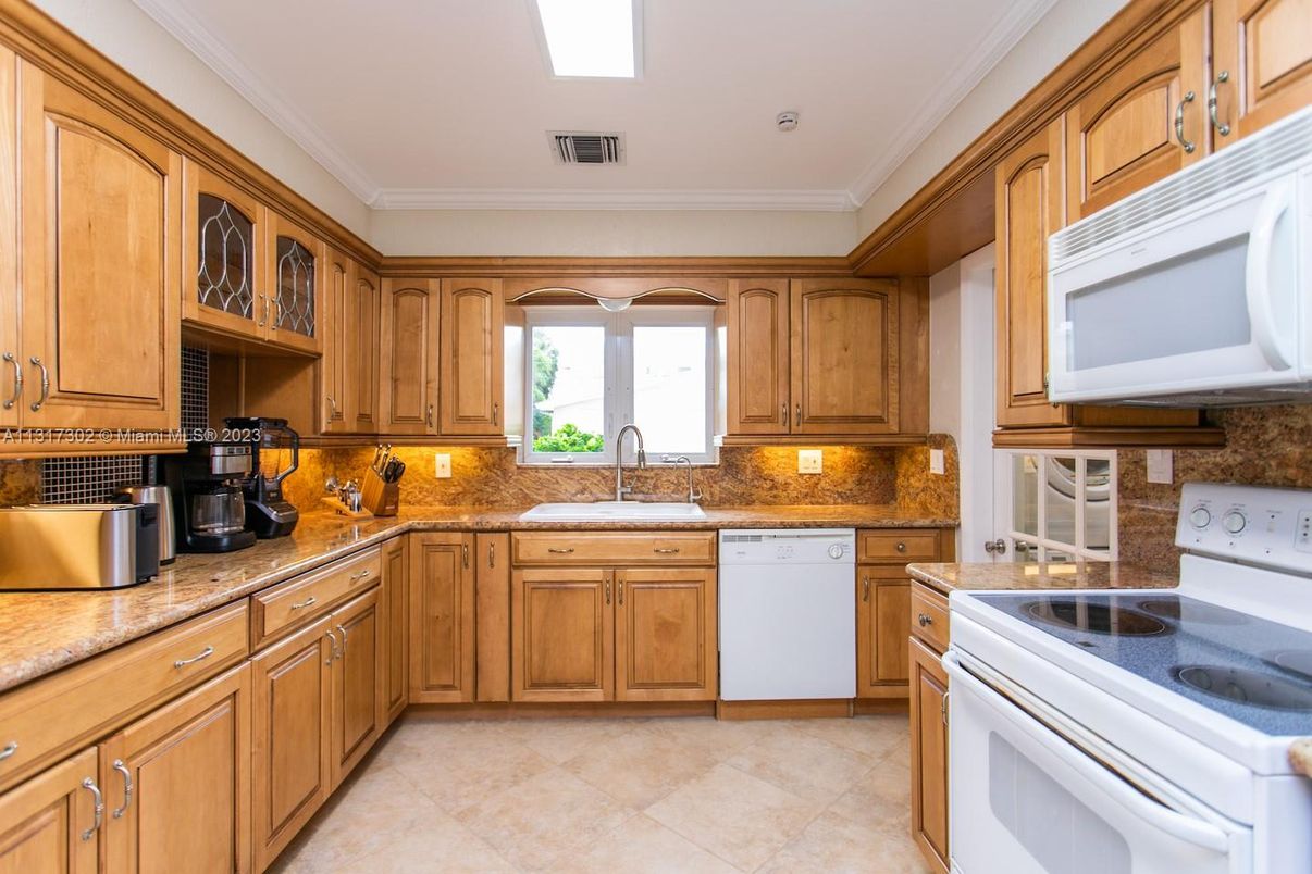 Interior, Kitchen, Recessed Lighting