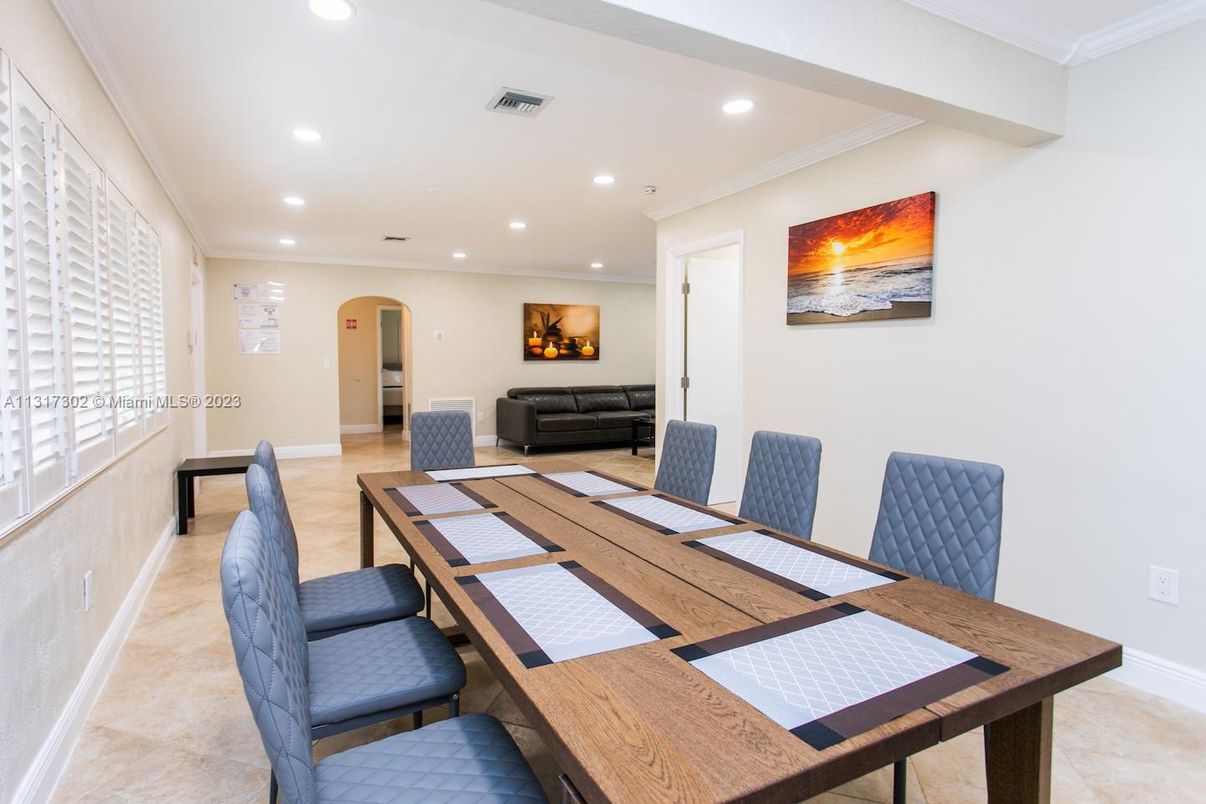 Dining room, Interior, Recessed Lighting