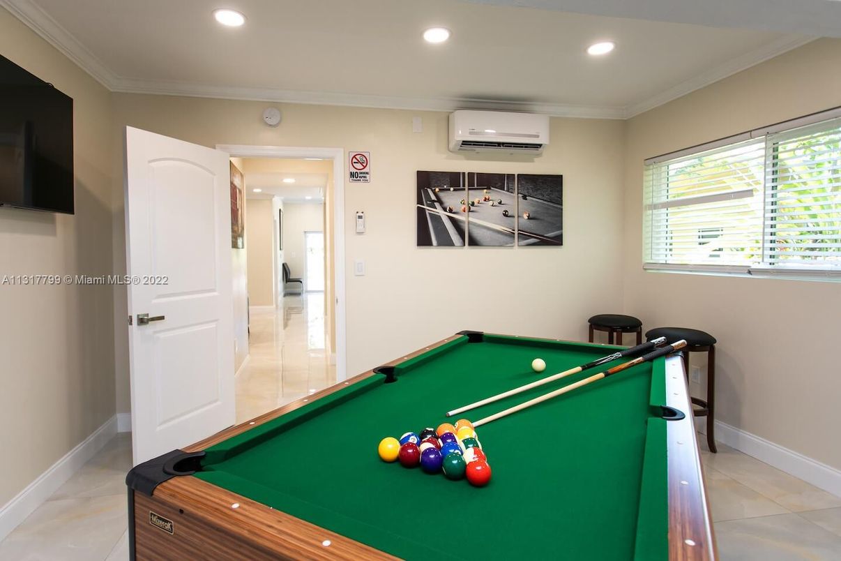Billiard Table, Game Room, Interior, Recessed Lighting