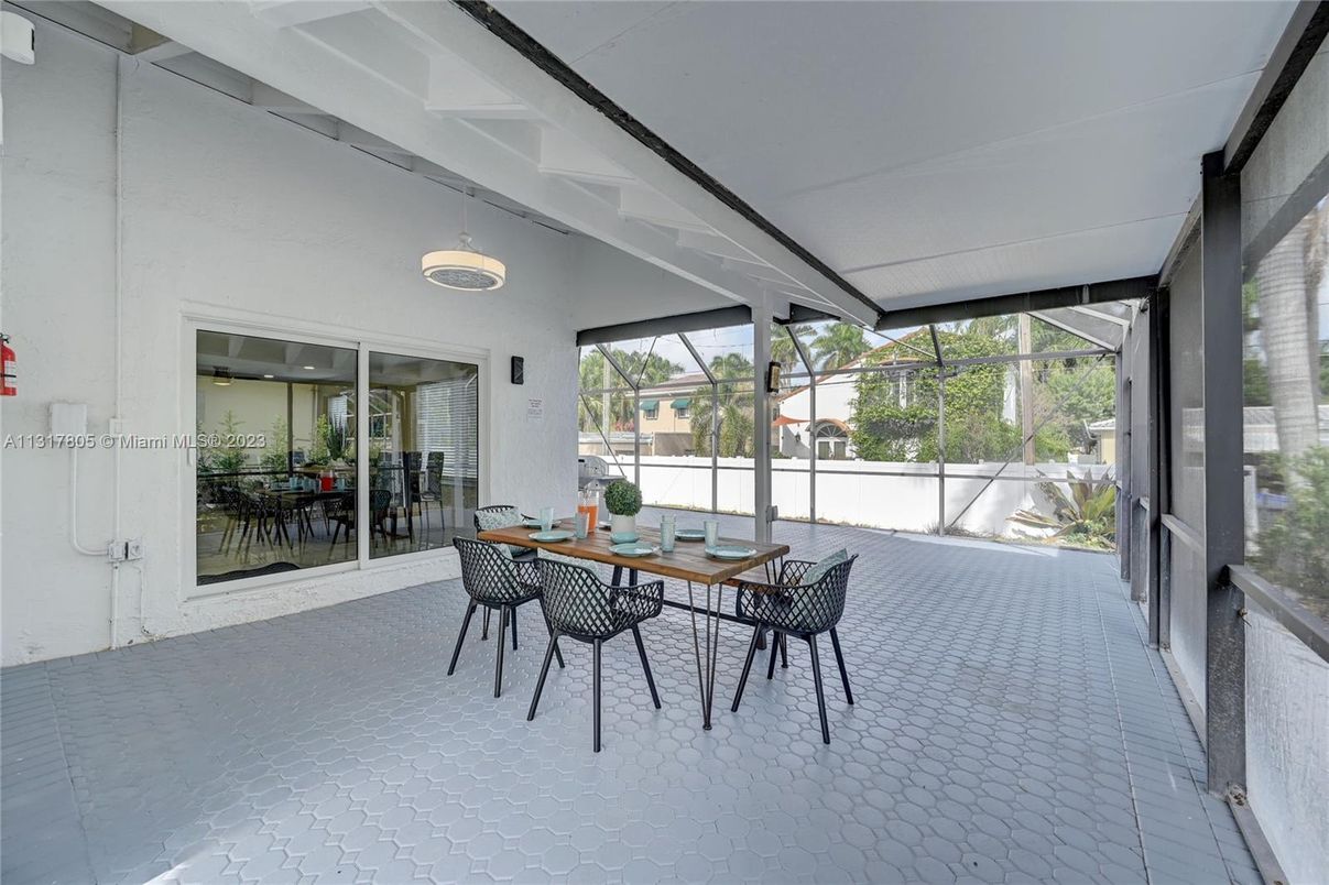 Dining room, Interior, Pendant Lights, Sun Room