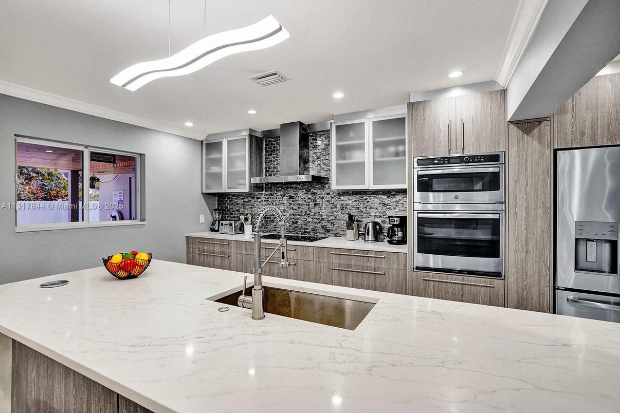 Interior, Kitchen, Pendant Lights, Recessed Lighting, Stainless Steel Appliances