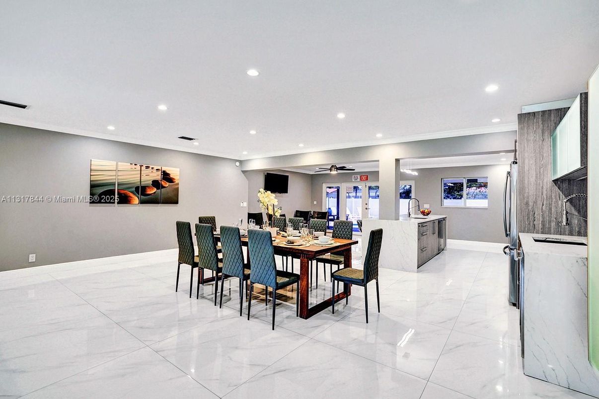 Dining room, Interior, Kitchen, Marble, Recessed Lighting