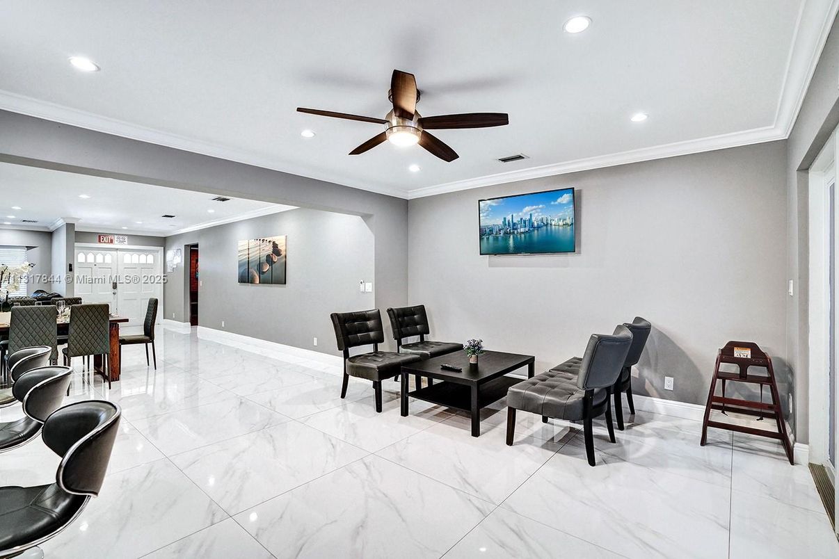 Dining room, Interior, Marble, Recessed Lighting
