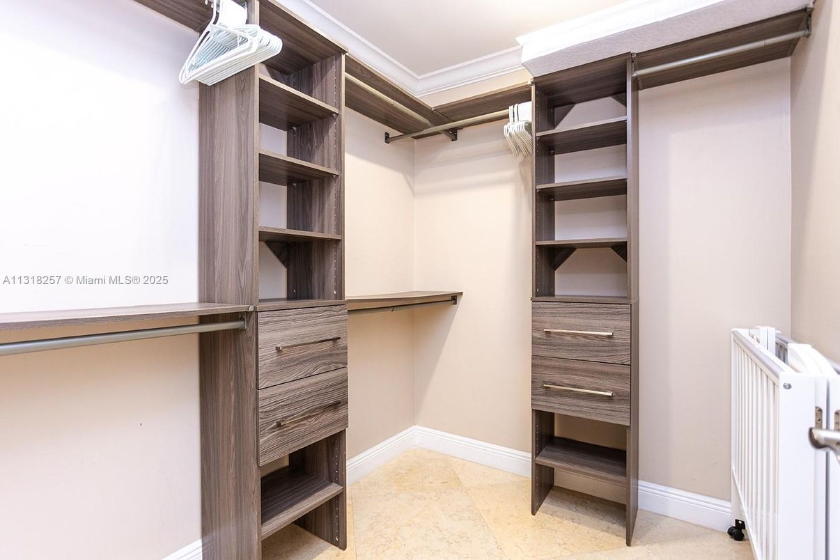 Interior, Walk-in Closets