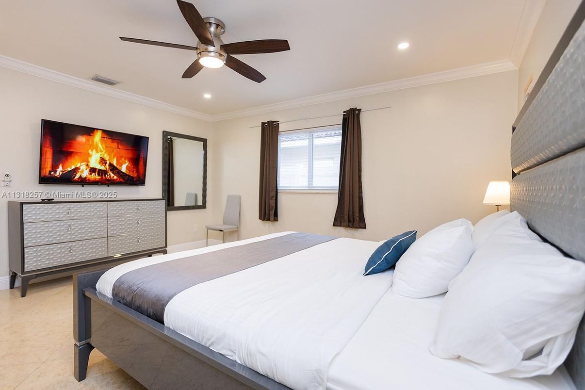 Bedroom, Interior, Recessed Lighting