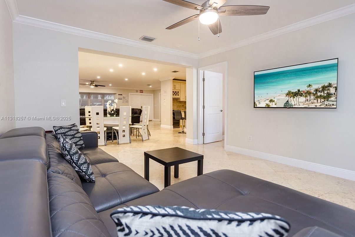 Dining room, Interior, Kitchen, Living room, Recessed Lighting