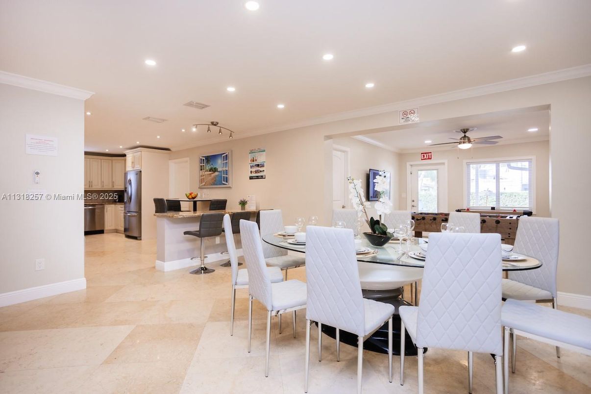 Dining room, Interior, Kitchen, Recessed Lighting, Stainless Steel Appliances