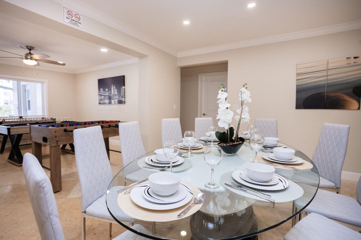 Billiard Table, Dining room, Game Room, Interior, Recessed Lighting