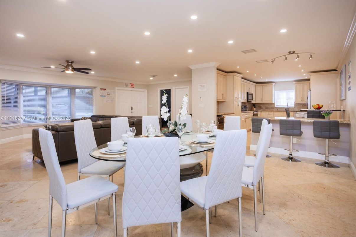 Dining room, Interior, Kitchen, Living room, Recessed Lighting