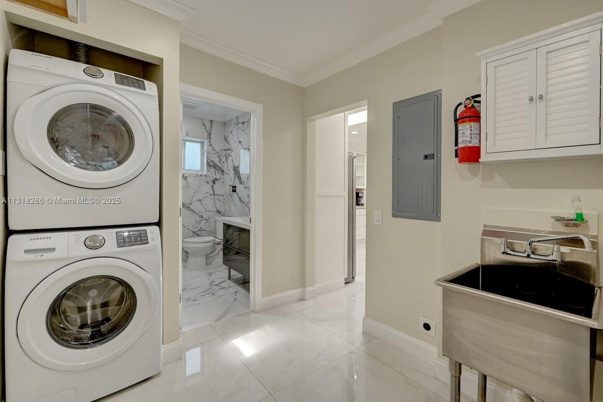 Interior, Marble, Marble Walls, Utility Closets, Washer