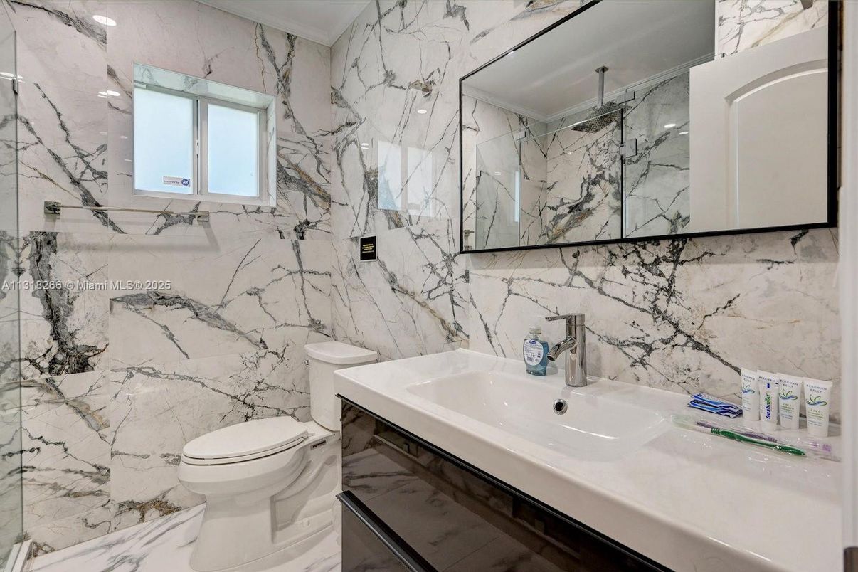 Bathroom, Interior, Marble, Marble Walls