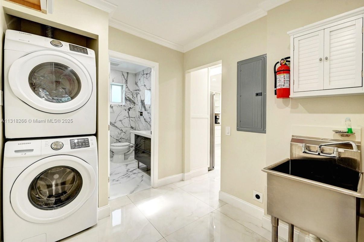 Bathroom, Interior, Marble, Marble Walls, Utility Closets, Washer