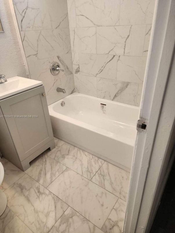 Bathroom, Interior, Marble, Marble Walls