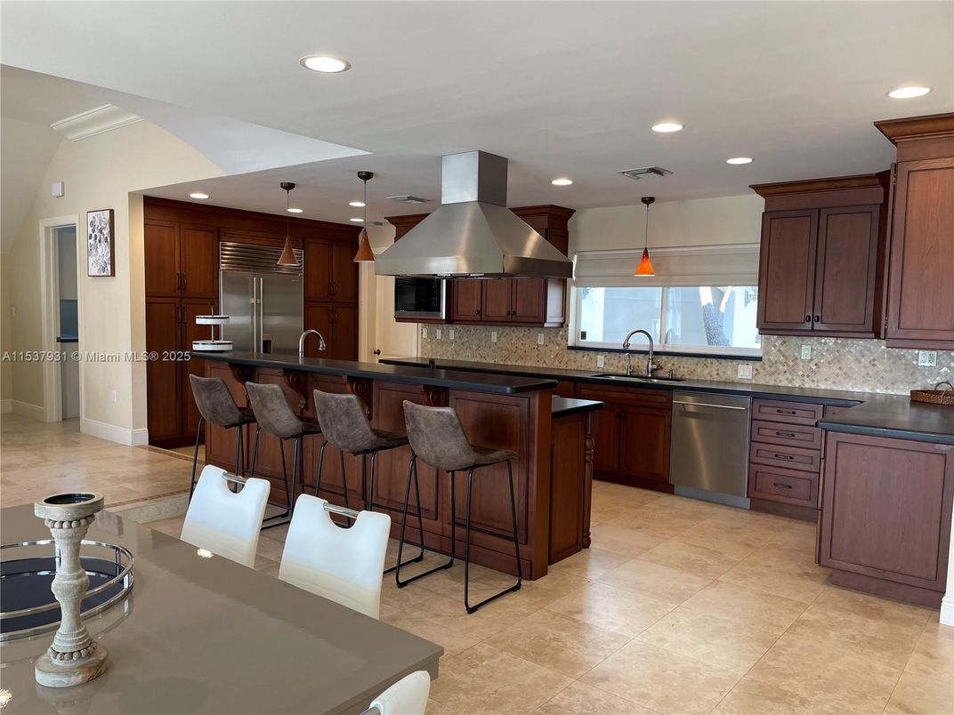 Interior, Kitchen, Pendant Lights, Recessed Lighting, Stainless Steel Appliances