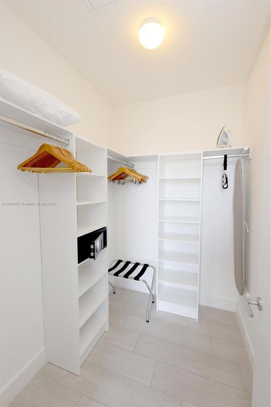 Interior, Walk-in Closets