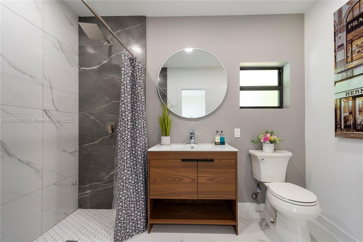 Bathroom, Interior, Marble, Marble Walls