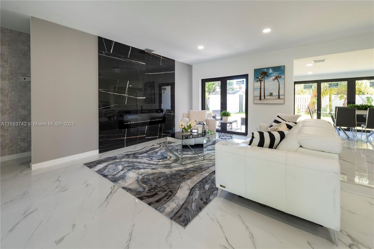 Dining room, Interior, Living room, Marble, Marble Walls, Recessed Lighting