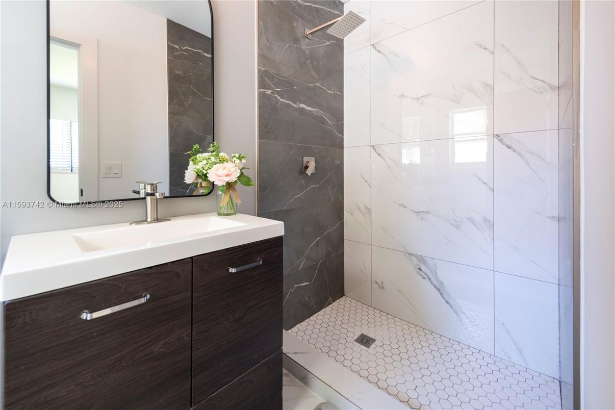 Bathroom, Interior, Marble Walls