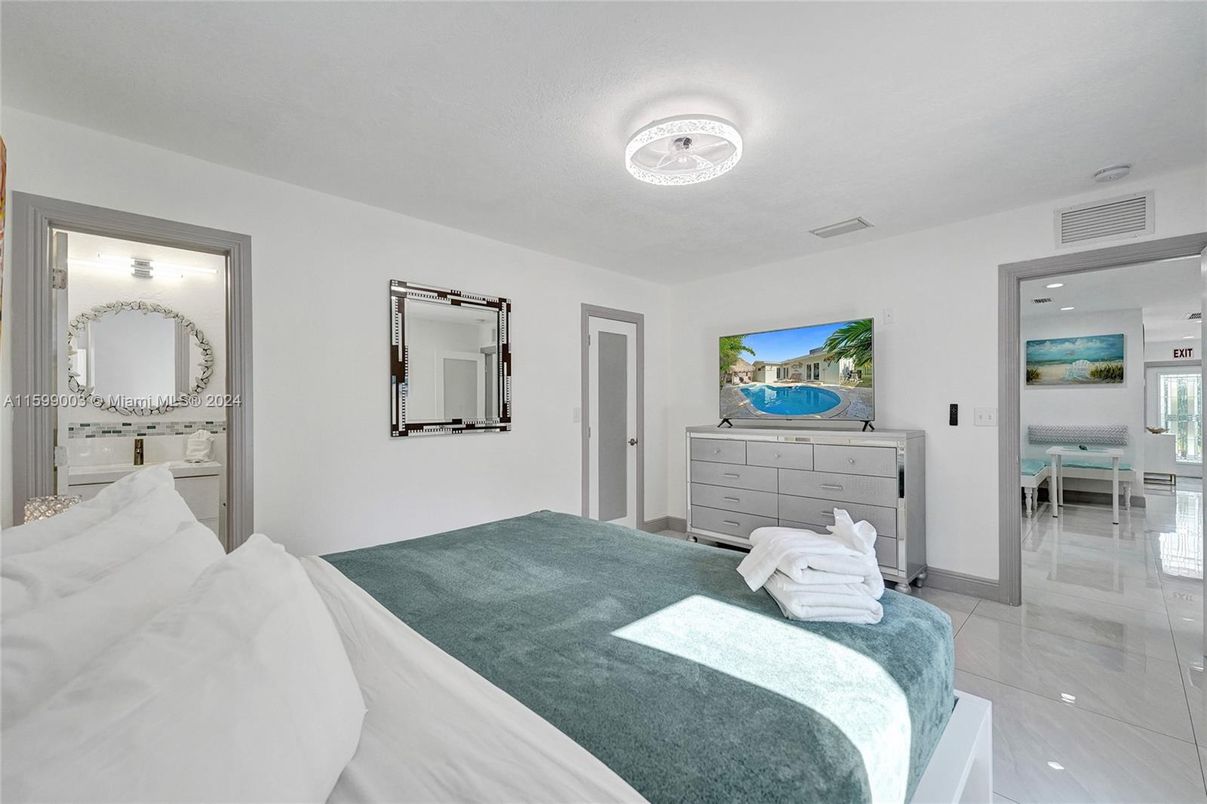 Bedroom, Interior, Recessed Lighting