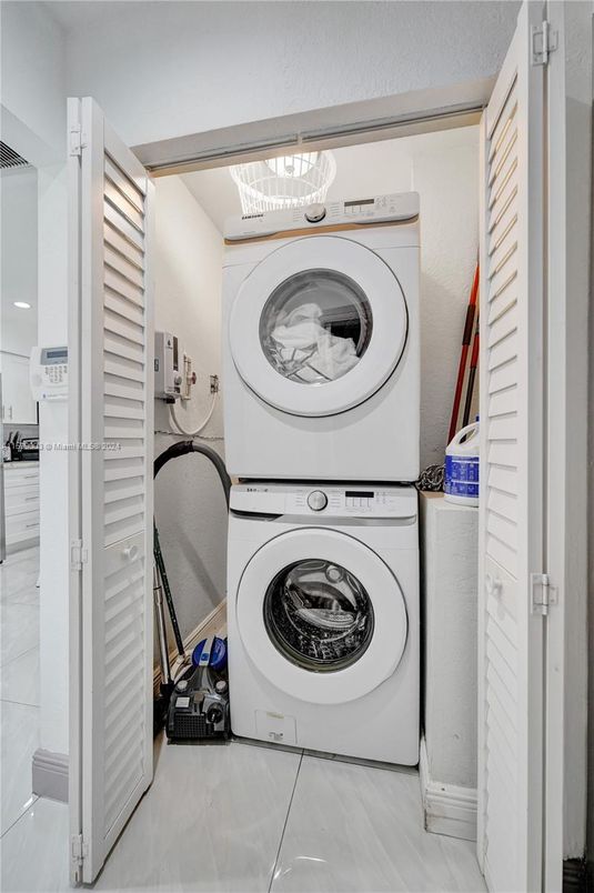 Interior, Utility Closets, Washer