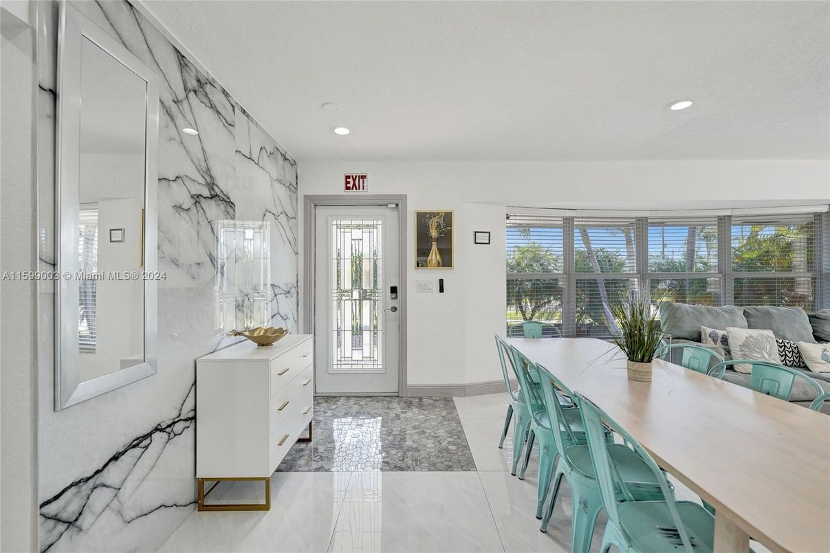 Dining room, Interior, Marble Walls, Recessed Lighting