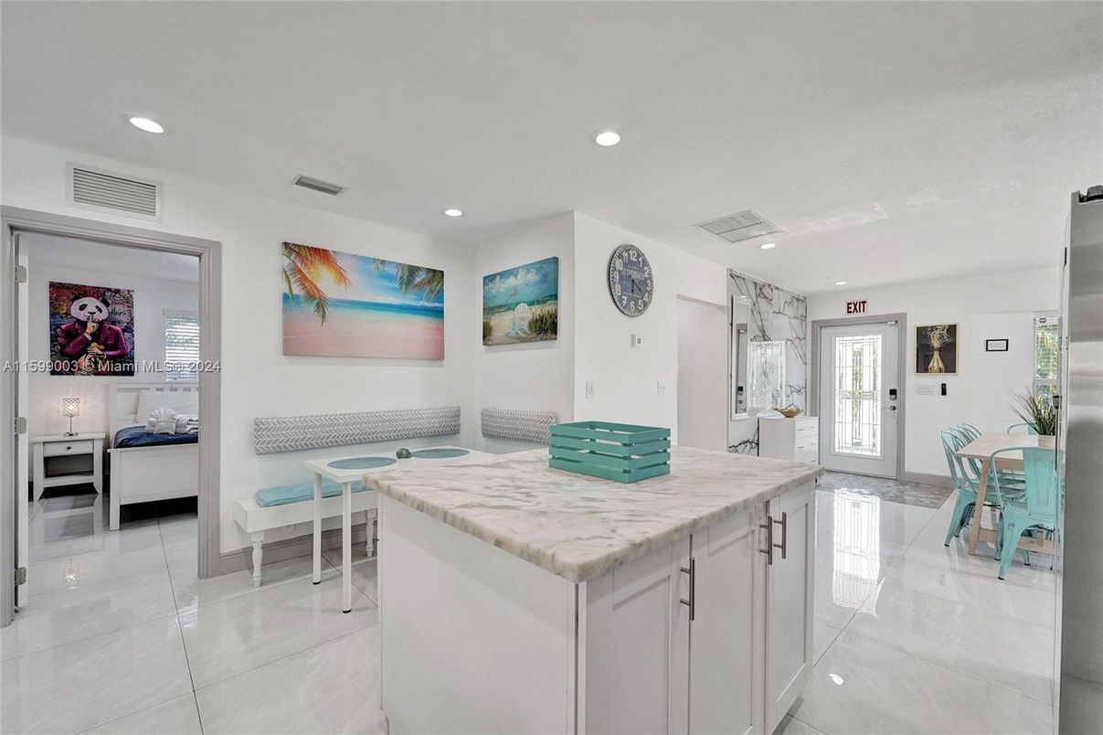 Dining room, Interior, Kitchen, Recessed Lighting