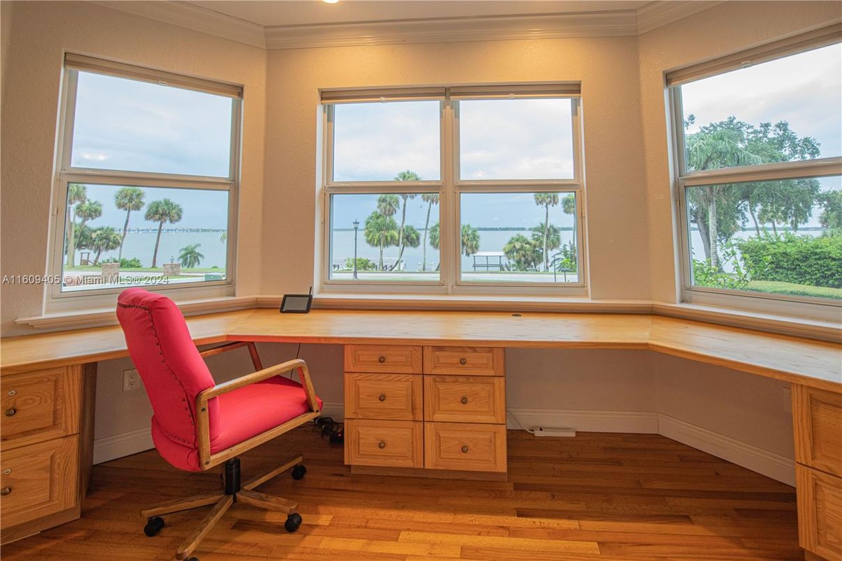 Home Office, Interior, Recessed Lighting, Wood Texture Flooring