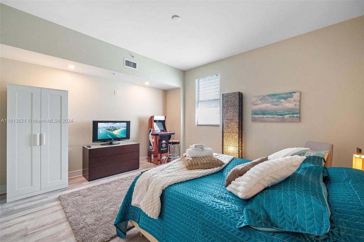 Bedroom, Interior, Recessed Lighting, Wood Texture Flooring