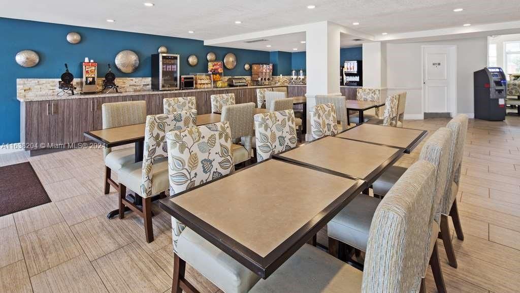Dining room, Interior, Recessed Lighting