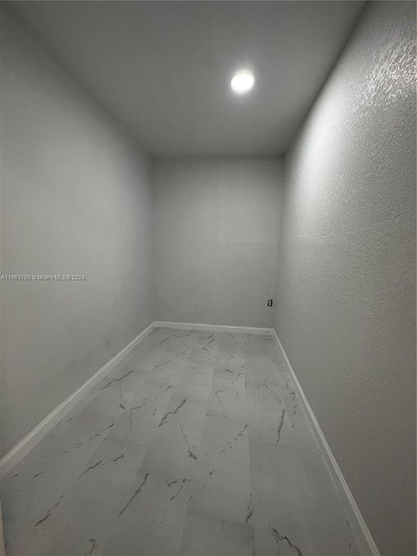 Empty room, Interior, Marble, Recessed Lighting