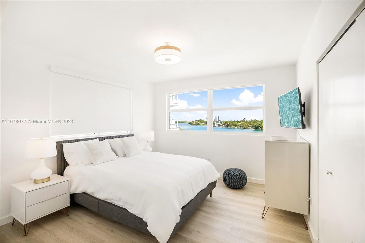 Bedroom, Interior, Water, Wood Texture Flooring