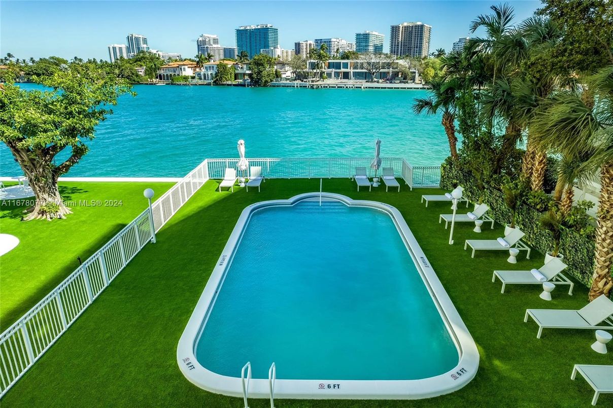 Exterior, Pool, Water