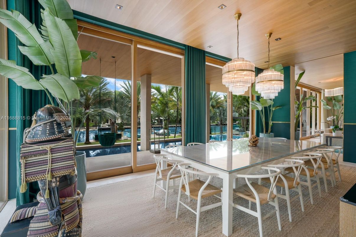 Chandelier, Dining room, Interior, Recessed Lighting