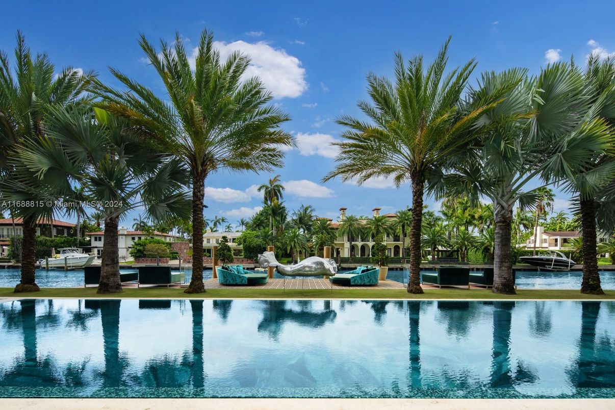 Exterior, Pool, Water