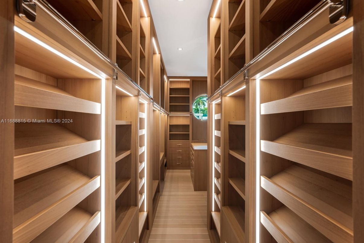 Interior, Recessed Lighting, Walk-in Closets, Wood Texture Flooring