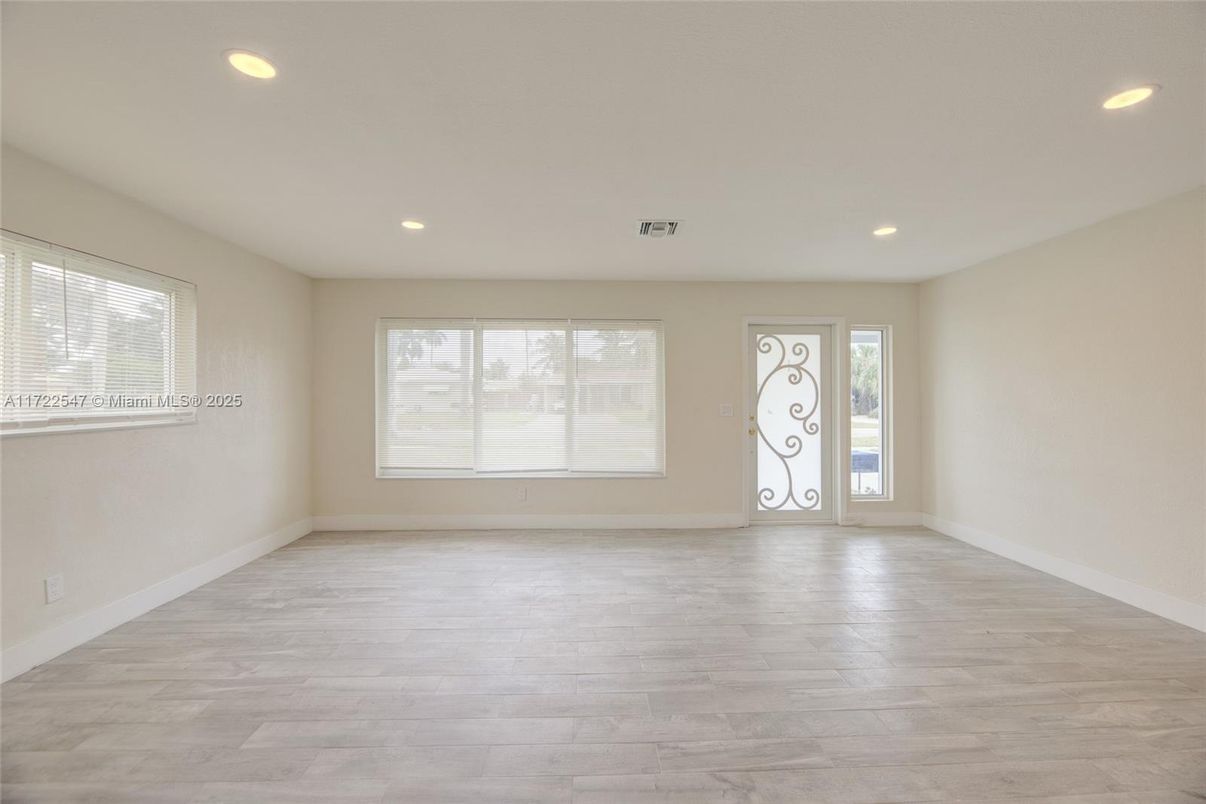 Empty room, Interior, Recessed Lighting, Wood Texture Flooring