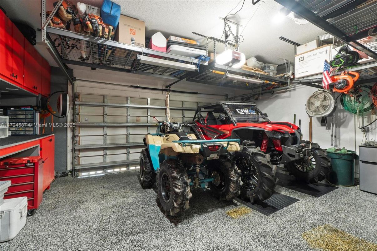 Garage, Interior