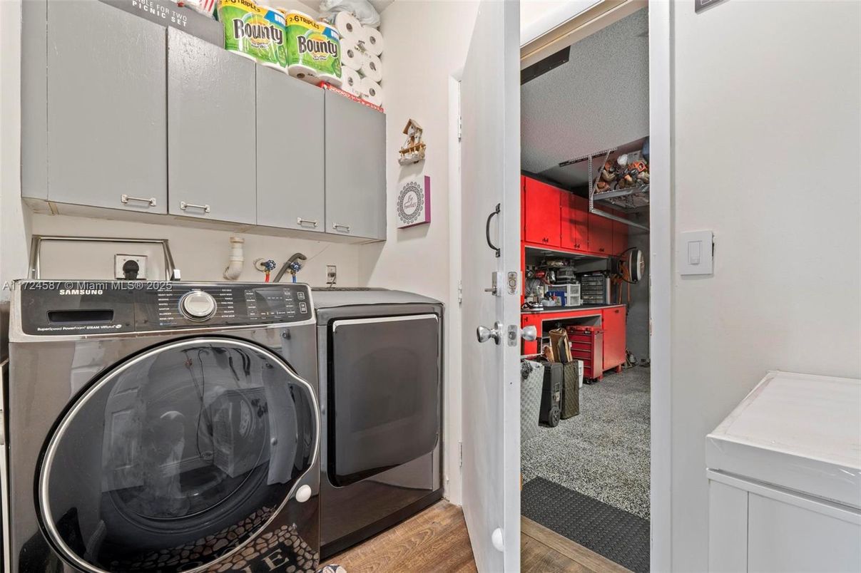 Interior, Utility Closets, Washer